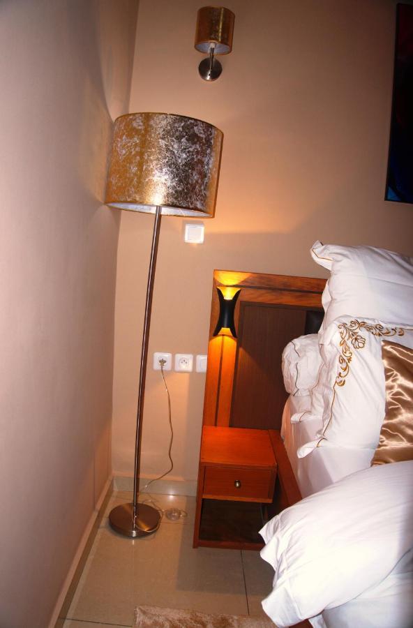 Gold Hotel Bafang Exterior foto